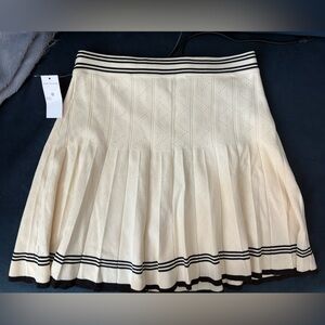 House of Harlow Pleated Skirt